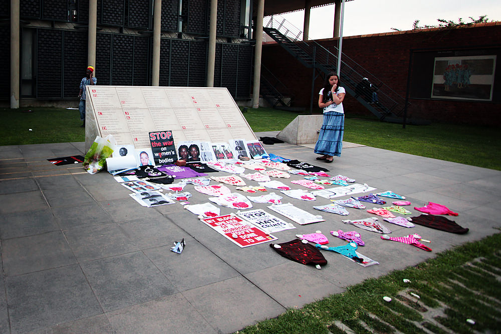 billion rising display