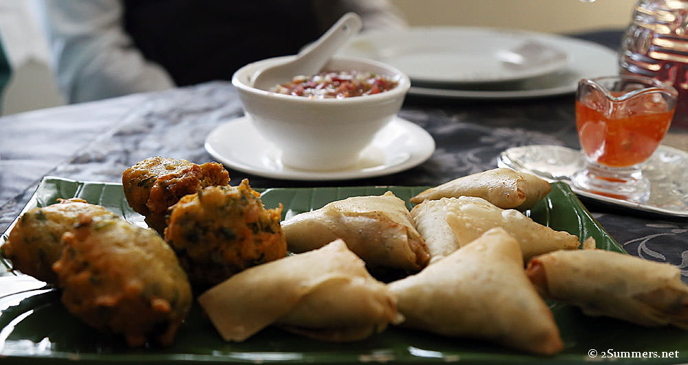 Chili-bites-and-samoosas