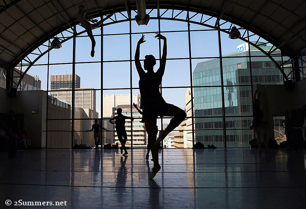 Ballet-silhouette-solo