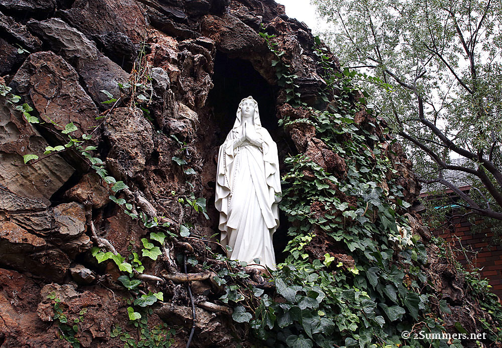 Virgin-Mary-and-ivy