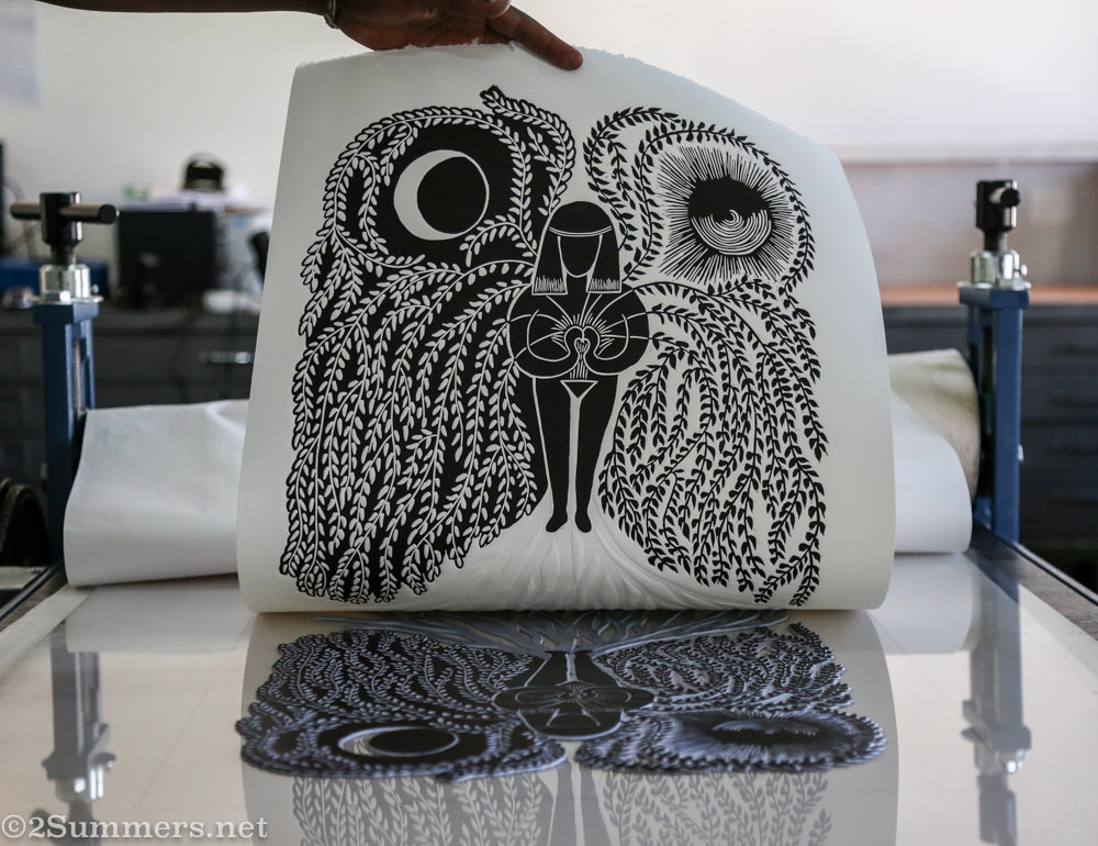 Printing the linocut