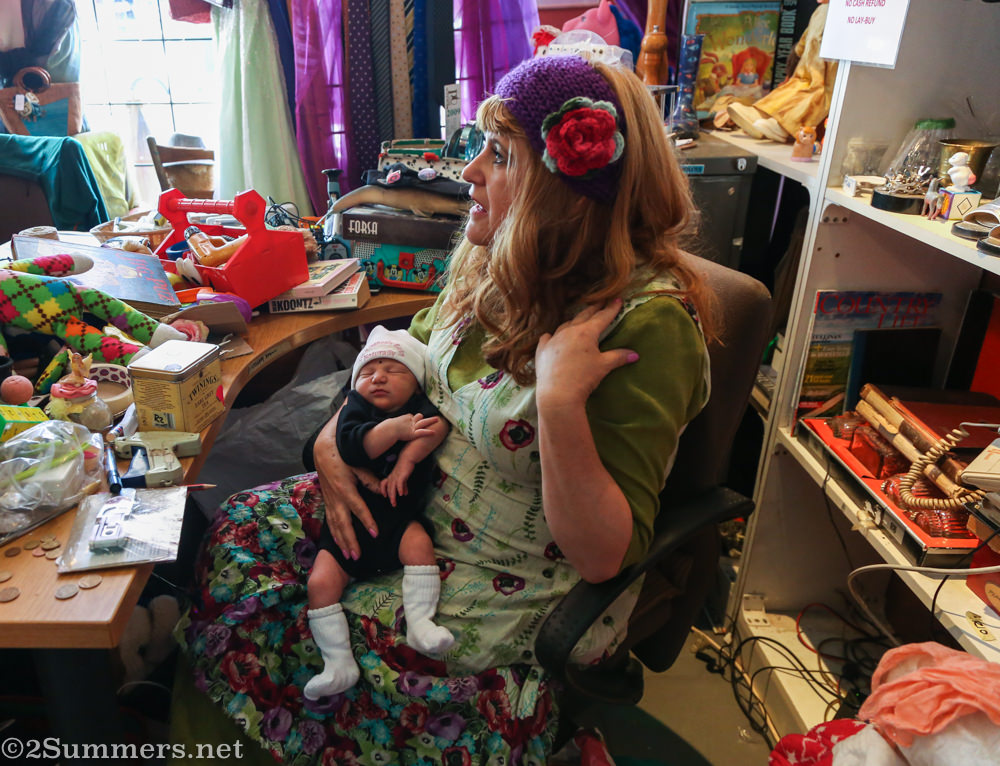 Michelle and Leela in Junkie