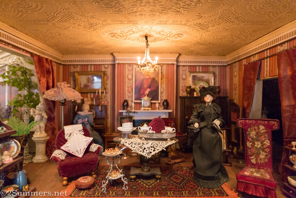 Lindfield doll house drawing room