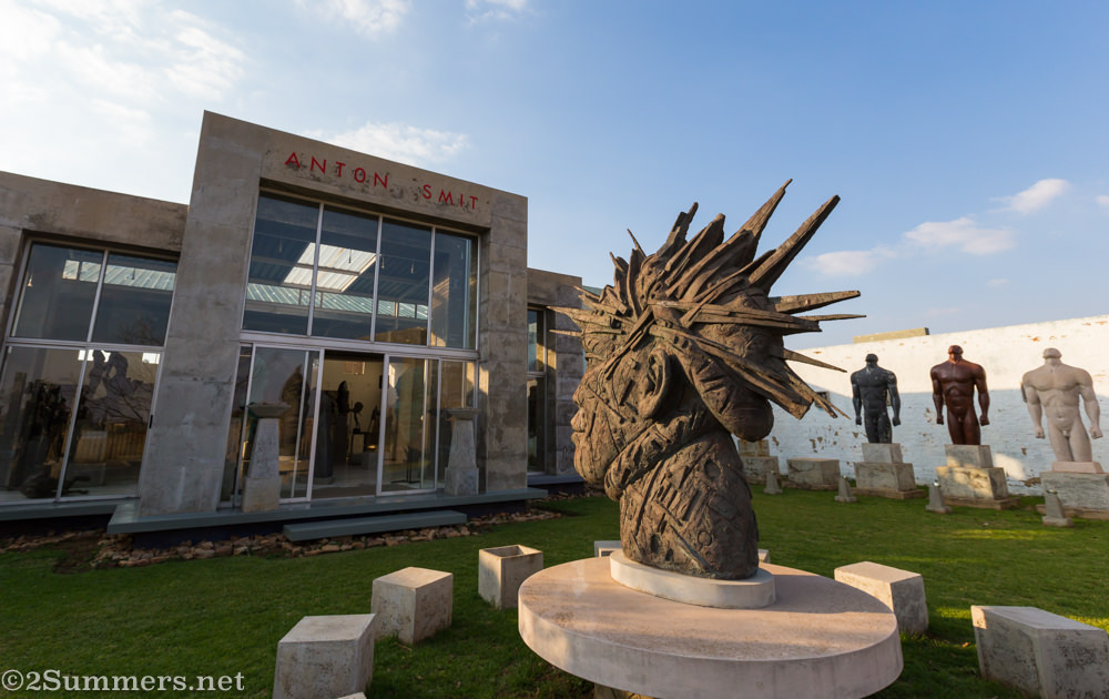 Wooden head at Anton Smit Sculpture Park