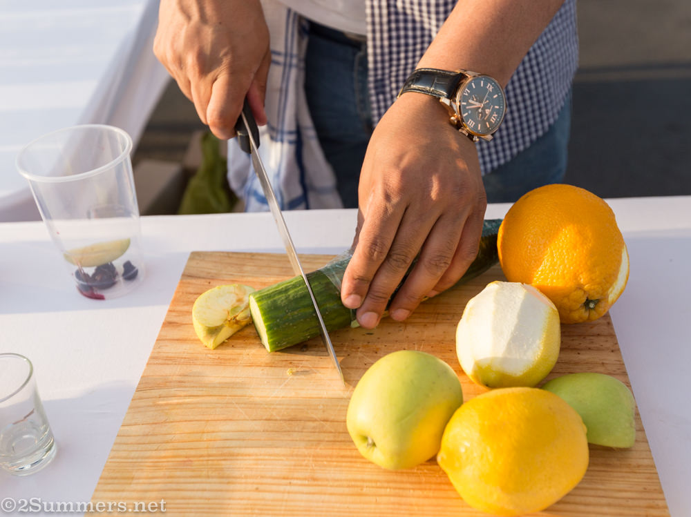 Making a gin and tonic