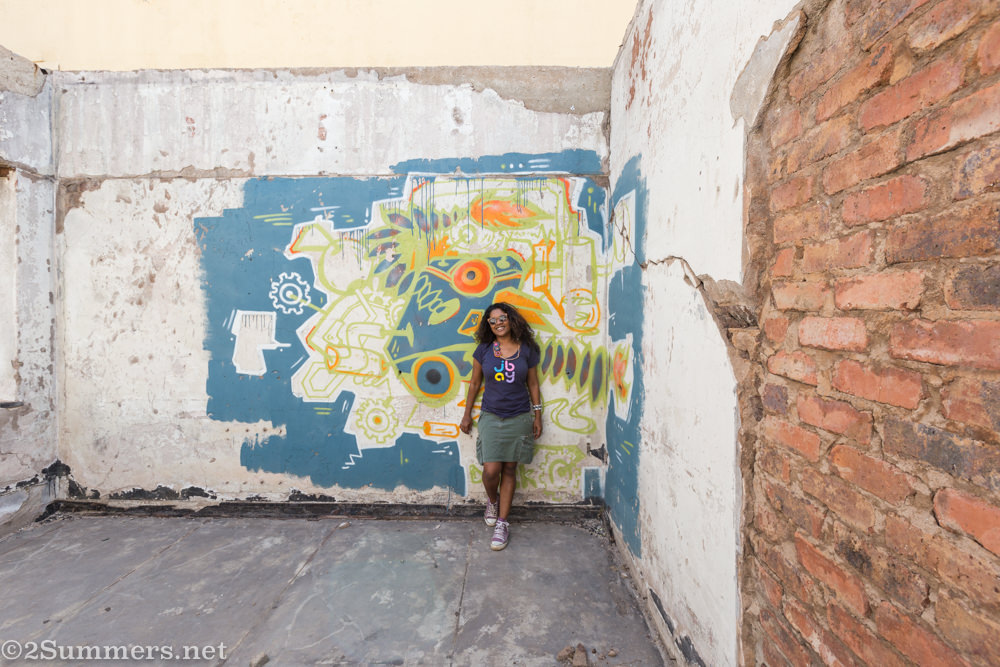 Meruschka in abandoned Tarantino’s building