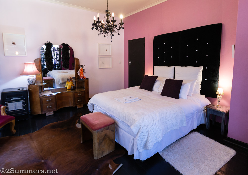 Boudoir guest room at Zietsies