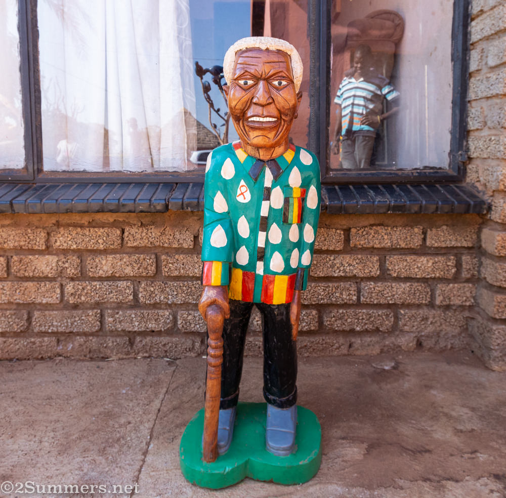 Nelson Mandela sculpture by Johannes Maswanganyi