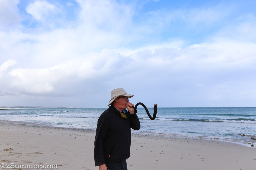 Thorsten playing a kelp horn