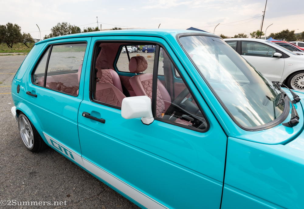 Citigolf with pink interior