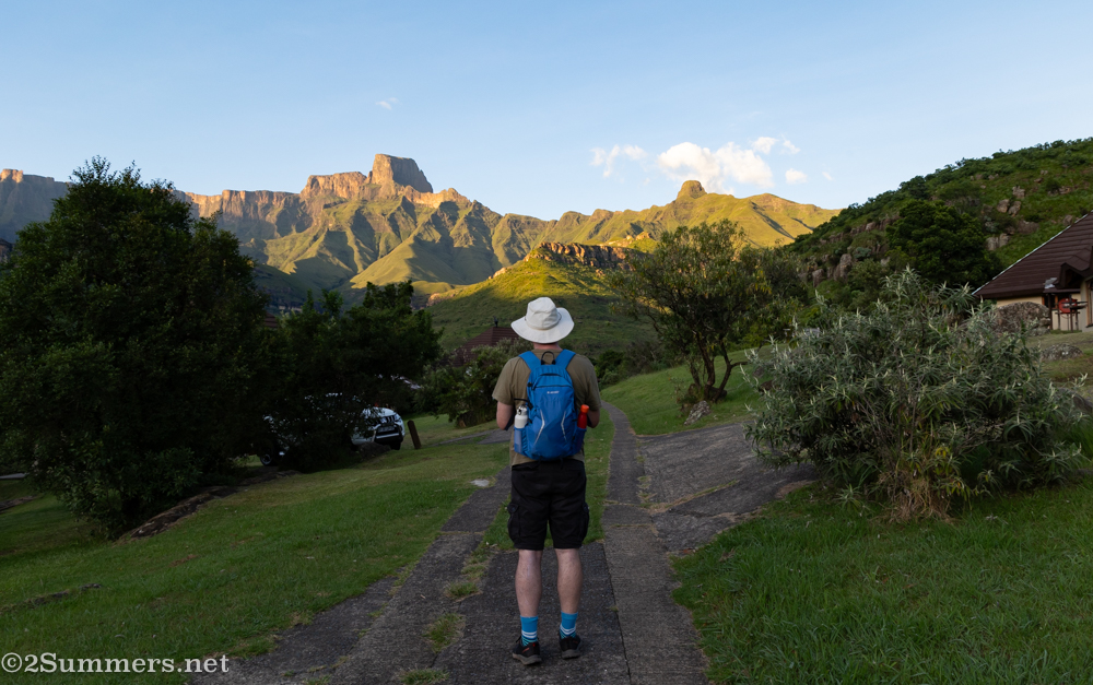 Thorsten setting out on the hike